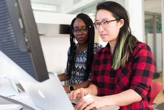 Teaching Problem-Solving Through Collaborative Exercises: Beyond the Textbook